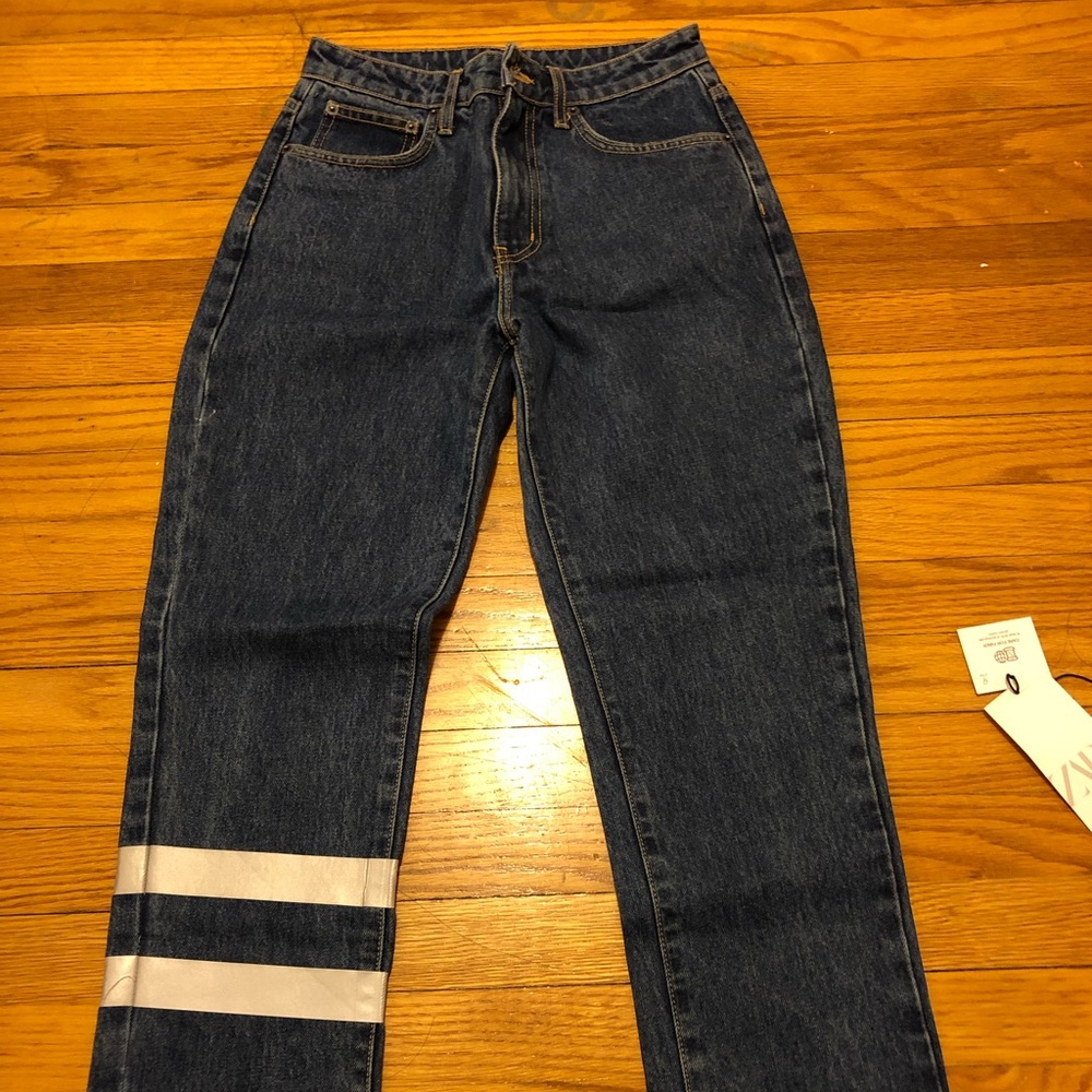 CARMAR Boyfriend Jeans Size 26. Never Worn